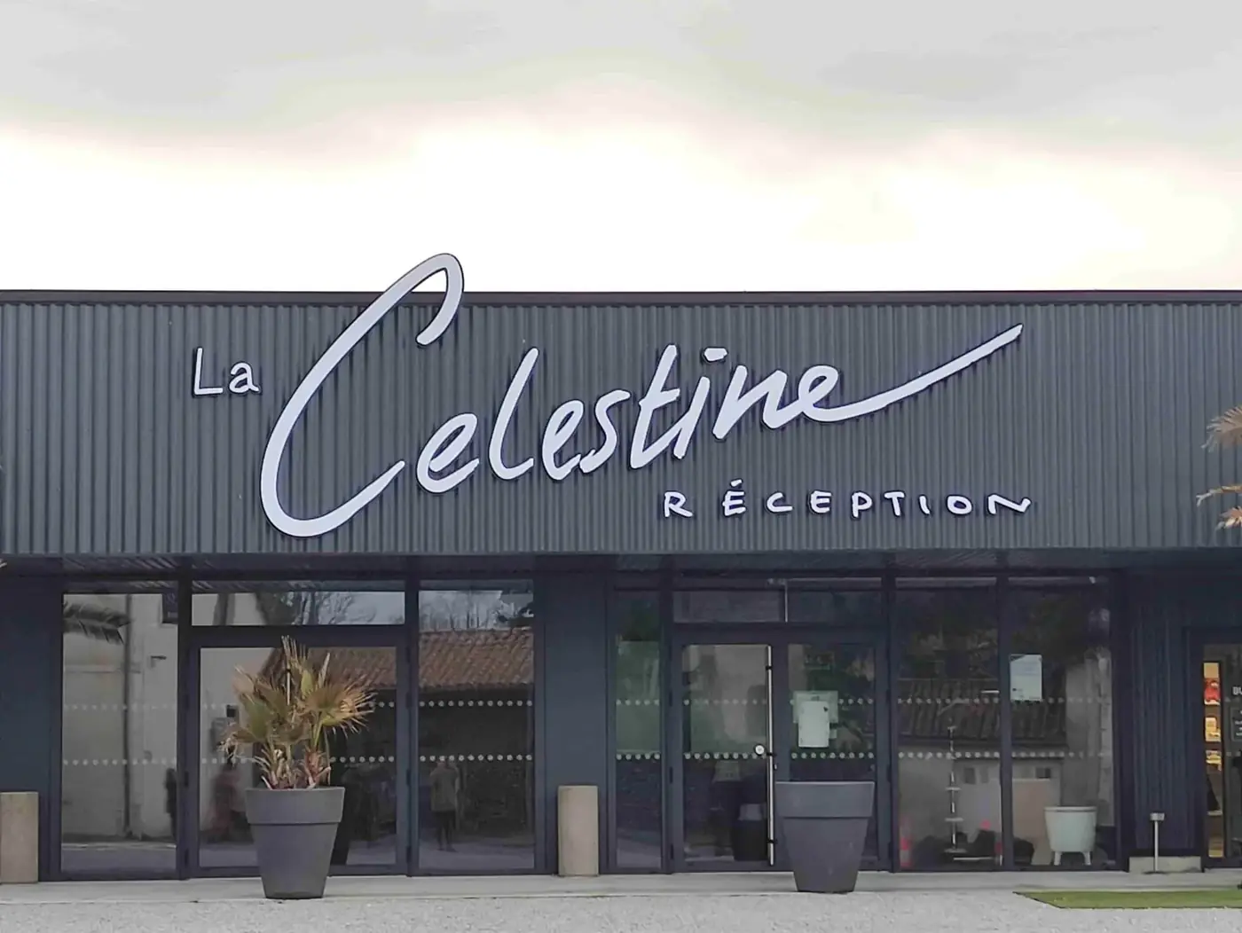 L'entrée de la salle