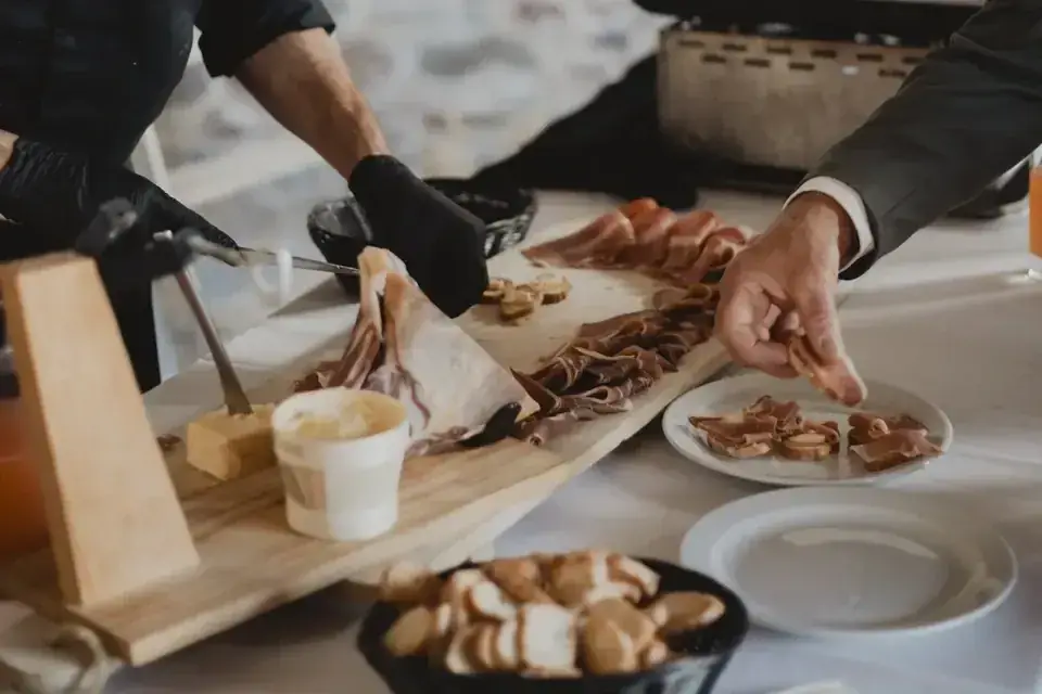 Plateaux de canapés en réception
